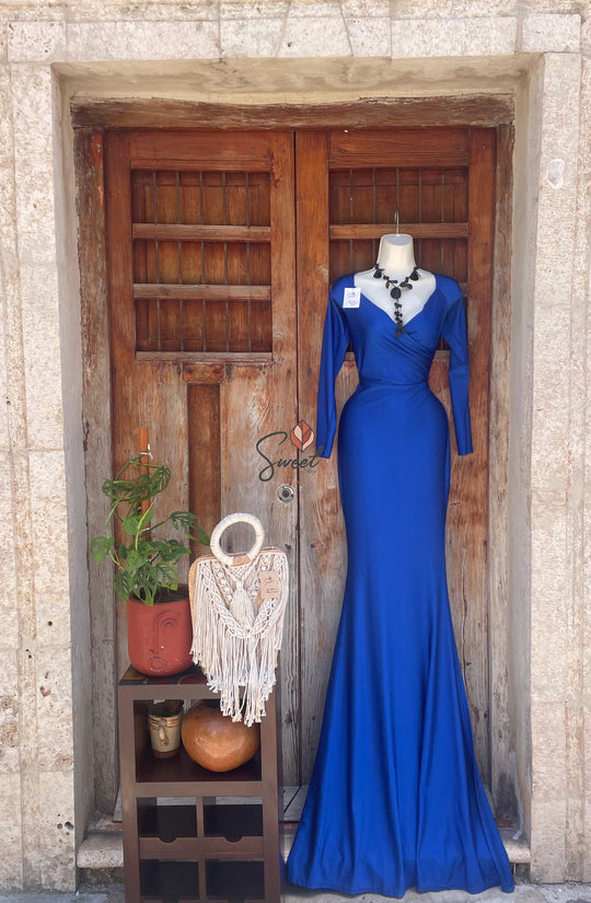 Vestido maxilargo azul rey corte sirena