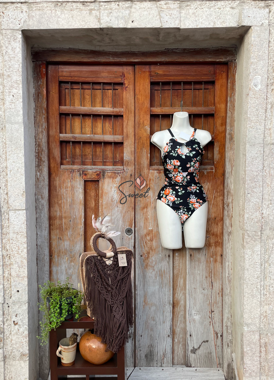 Traje de Baño "Elegancia Cruzada"